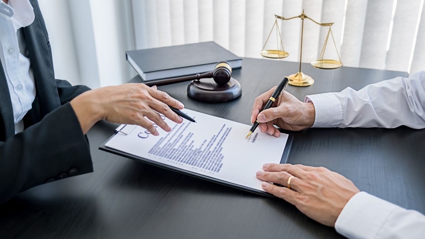 Contract Lawyer NYC: What to Expect When Protecting Your Business or Family Interests