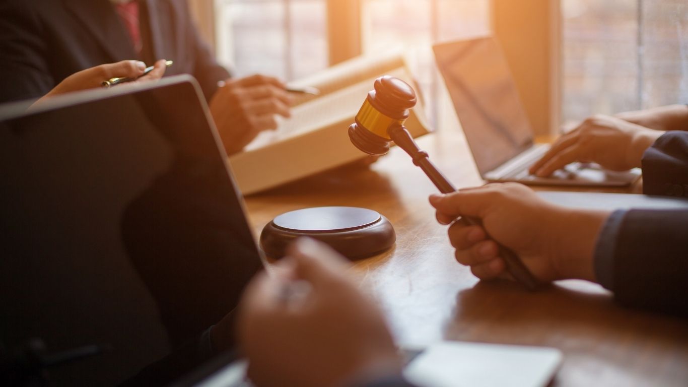 Lawsuit timeline in NYC showing stages of a civil litigation case